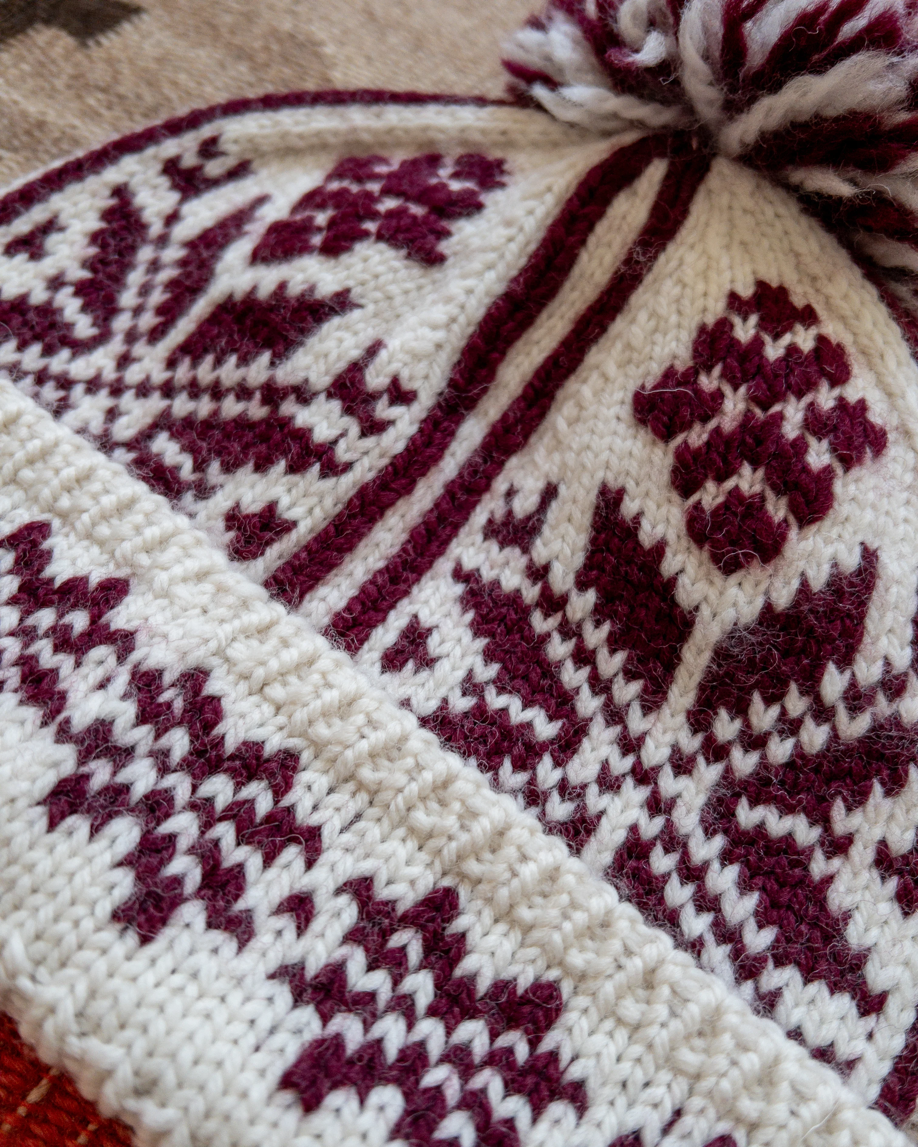 Jacquard Pom Beanie - Bordeaux - Image 2