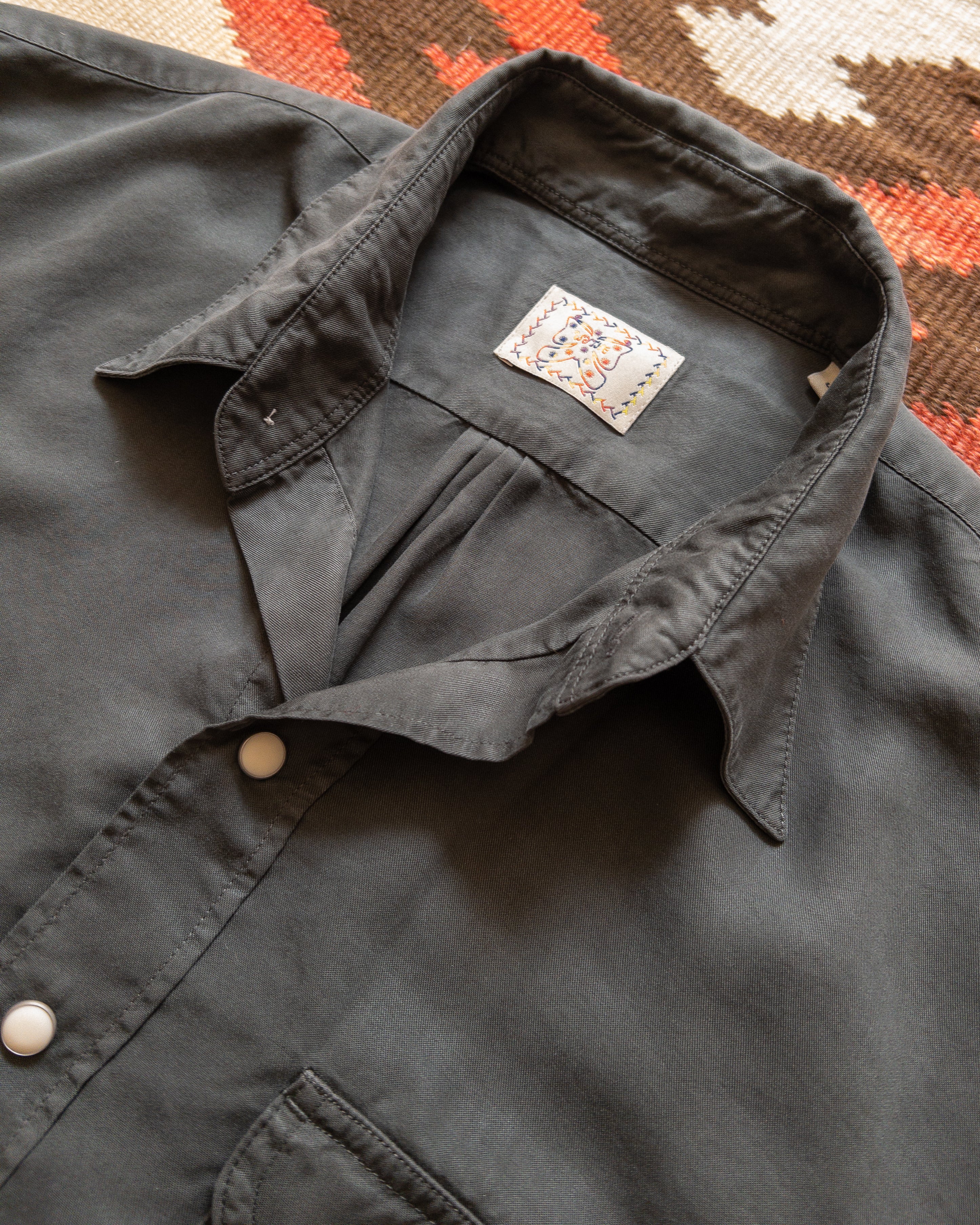 Tencel Gabardine Pearlsnap Shirt - Faded Black - Image 4